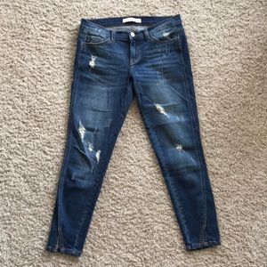 Distressed 3/4 length jeans